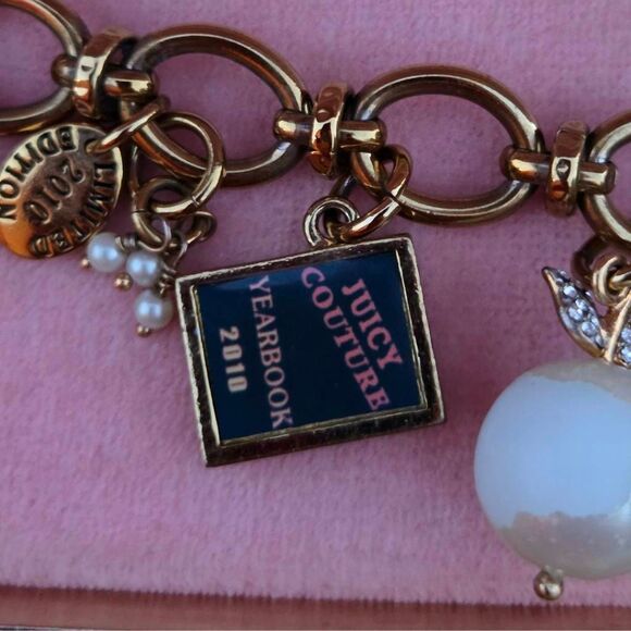 Juicy Couture Y2K Graduation 2010 Limited Edition Vintage Charm Bracelet w/ Box - Picture 6 of 11